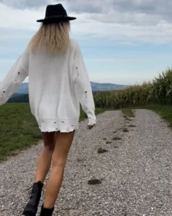 Langer Cut-Out Pullover Paulina 13 Langer Cut-Out Pullover Paulina -Strandbikini Geschaft Pullover Sweater Hoodie Knitted Strick Strickpulli lang Oversized Cut Outs Paulina weiss 7