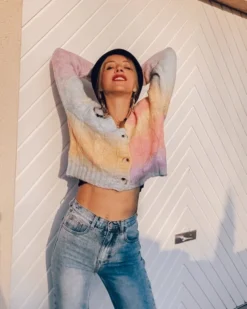 Strickjacke Tahiti 7 Strickjacke Tahiti -Strandbikini Geschaft Strickjacke Cardigan Damen Gilet Zopfmuster Ausschnitt Regenbogen Rainbow Farbig Bunt Tahiti Cindy 2 557d5f39 33fd 48e7 ac06 29d623801598 613050